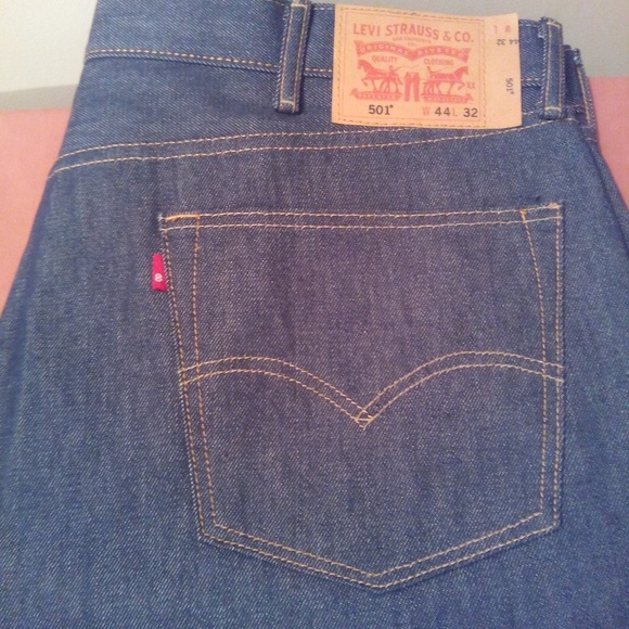 levi's women's classic shorts